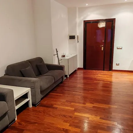 Leila Stazione Tiburtina 10 Minuti Dal Coloseo * Roma