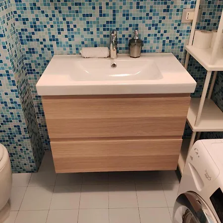 For 8 People Near Metro Train Bus Station Tiburtina Appartement