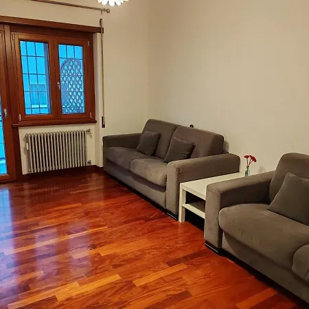 Leila Stazione Tiburtina 10 Minuti Dal Coloseo * Roma