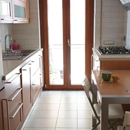 Appartement Leila Stazione Tiburtina 10 Minuti Dal Coloseo